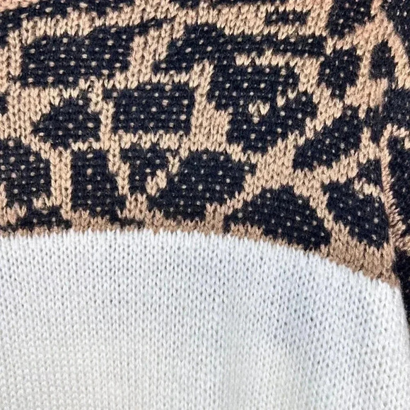 2/$30 Urban Bliss Size Large Oversized Colorblock Sweater Animal Print - Picture 4 of 8